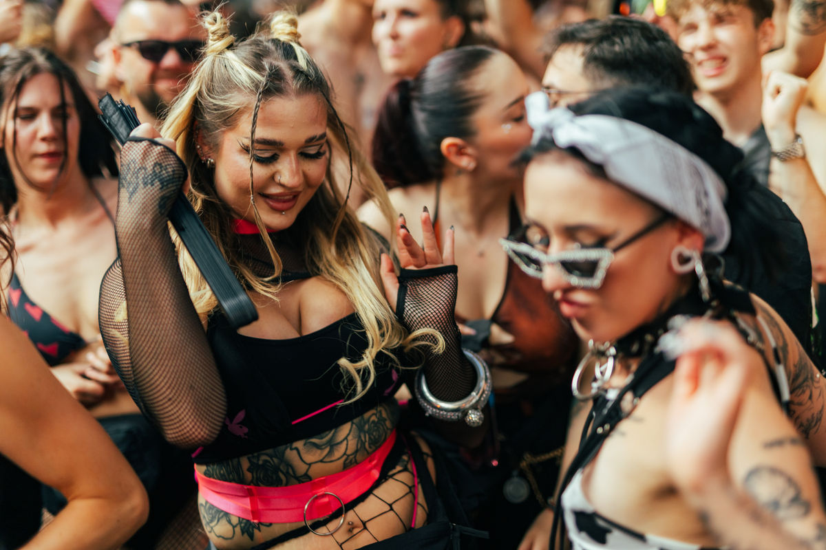 Loading... just a sec